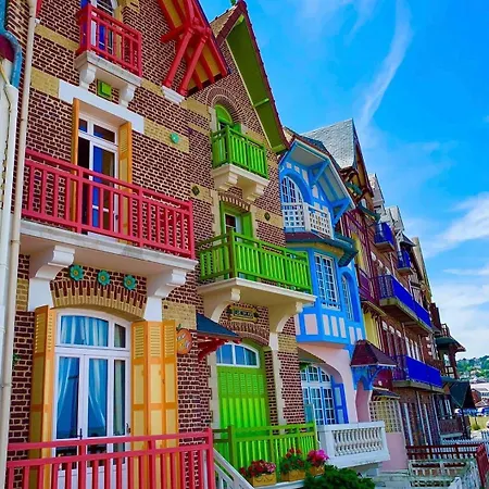 Sur La Place Du Ma Mers-les-Bains